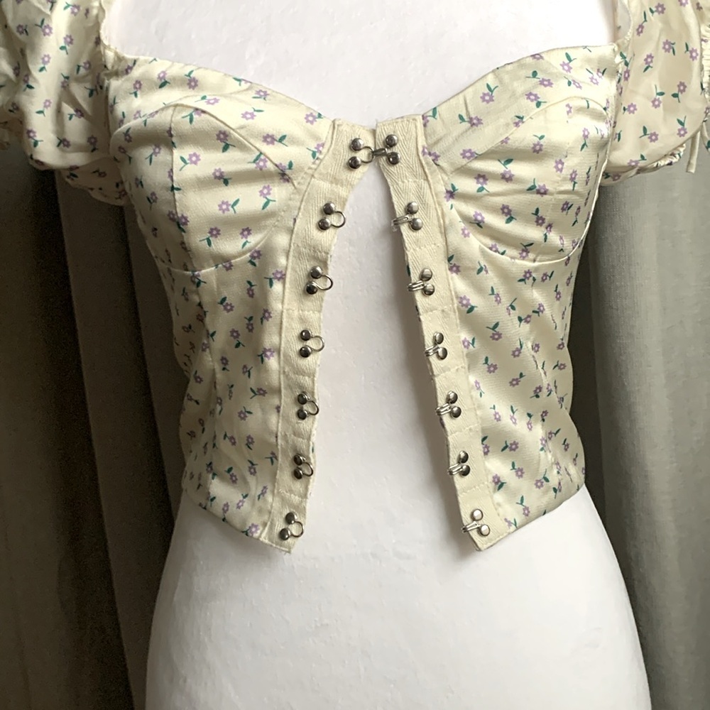 Princess Polly - Floral Cream Corset Top Size 2 - Picture 8 of 14